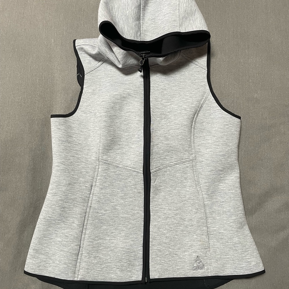Gerry’s women hooded vest
